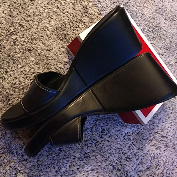 Authentic Prada Calzature Donna  leather shoes - Picture 2 of 8